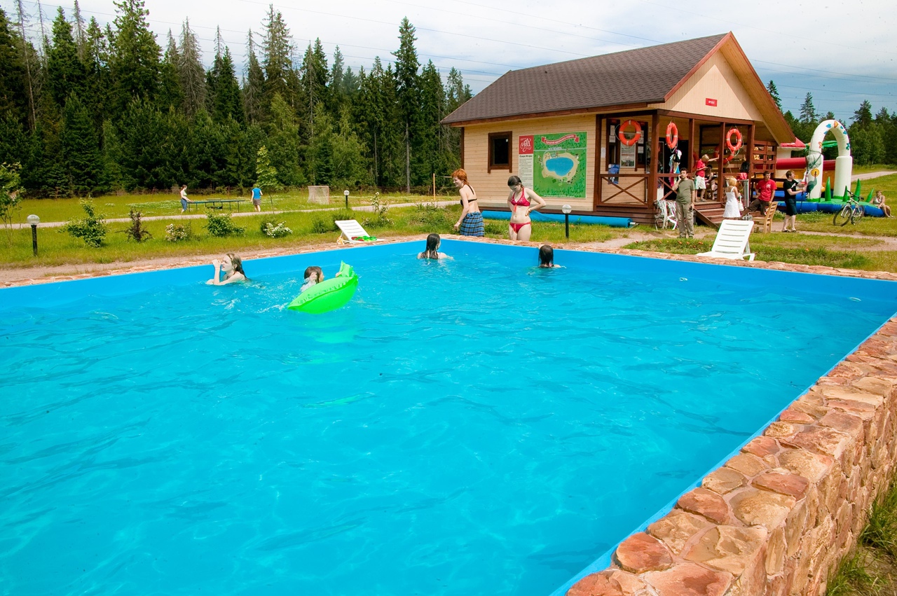 Озеро развлечений. Игора курорт бассейн. Игора открытый бассейн. Озеро игора в Ленинградской области. Игора горнолыжный курорт.